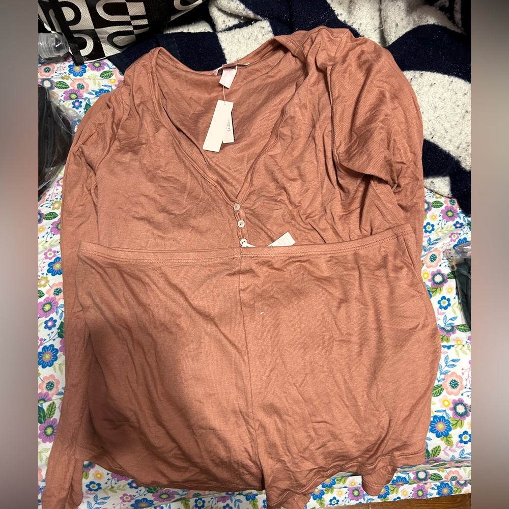 V.S 2 PIECE SET